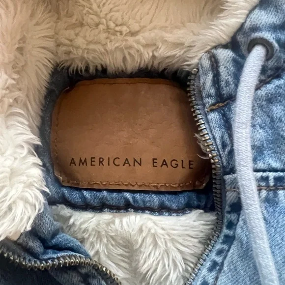 American Eagle Cropped Denim Fur Jacket - Picture 2 of 13